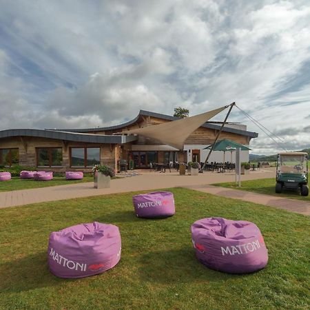 Grund Resort Golf And Ski Mladé Buky Exteriör bild