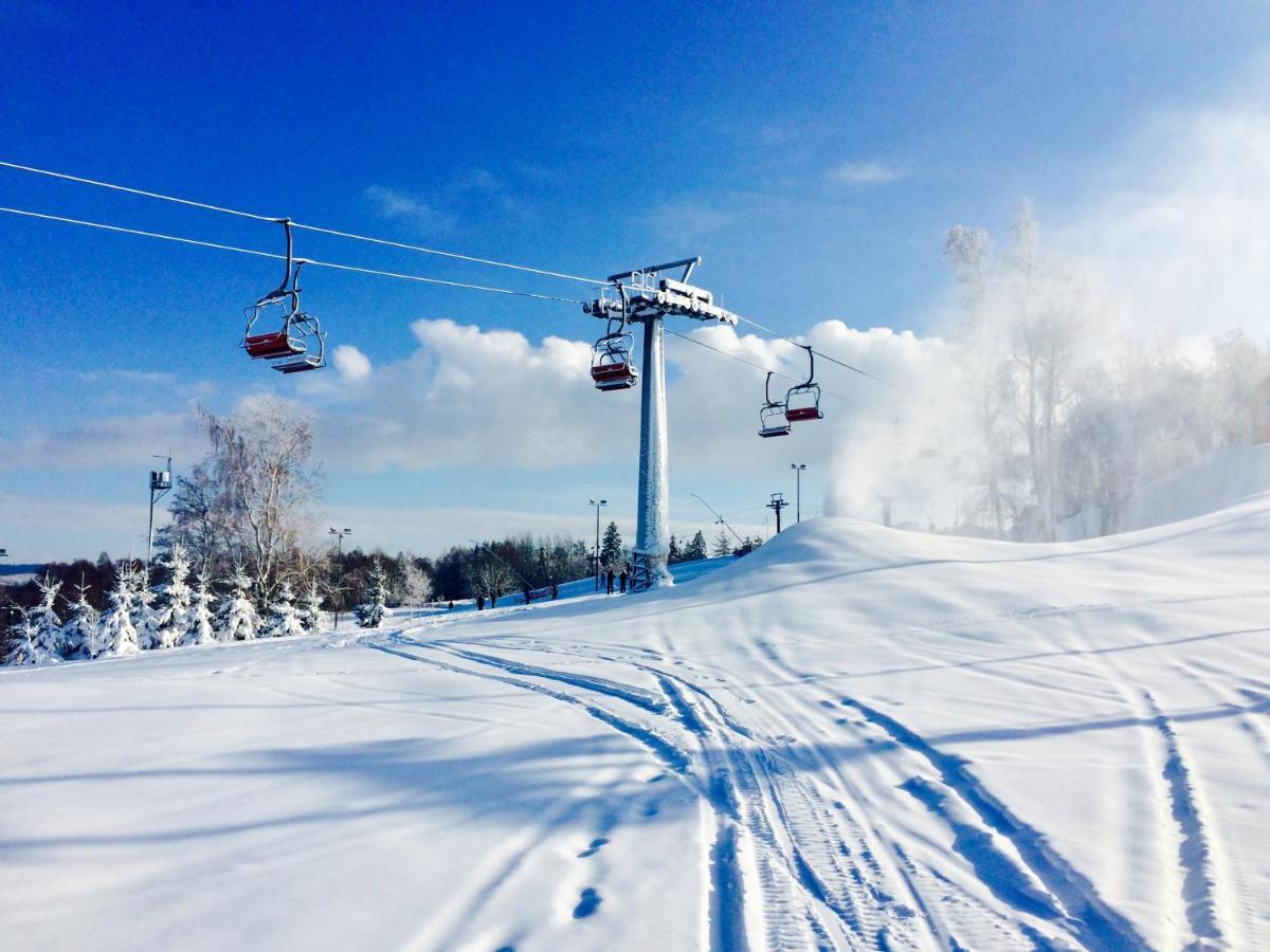 Grund Resort Golf And Ski Mladé Buky Exteriör bild