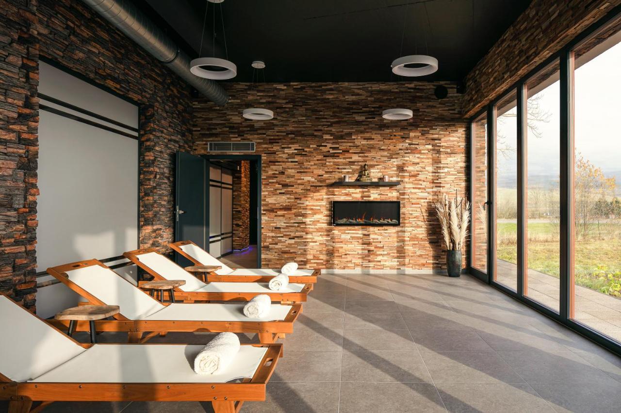 Grund Resort Golf And Ski Mladé Buky Exteriör bild