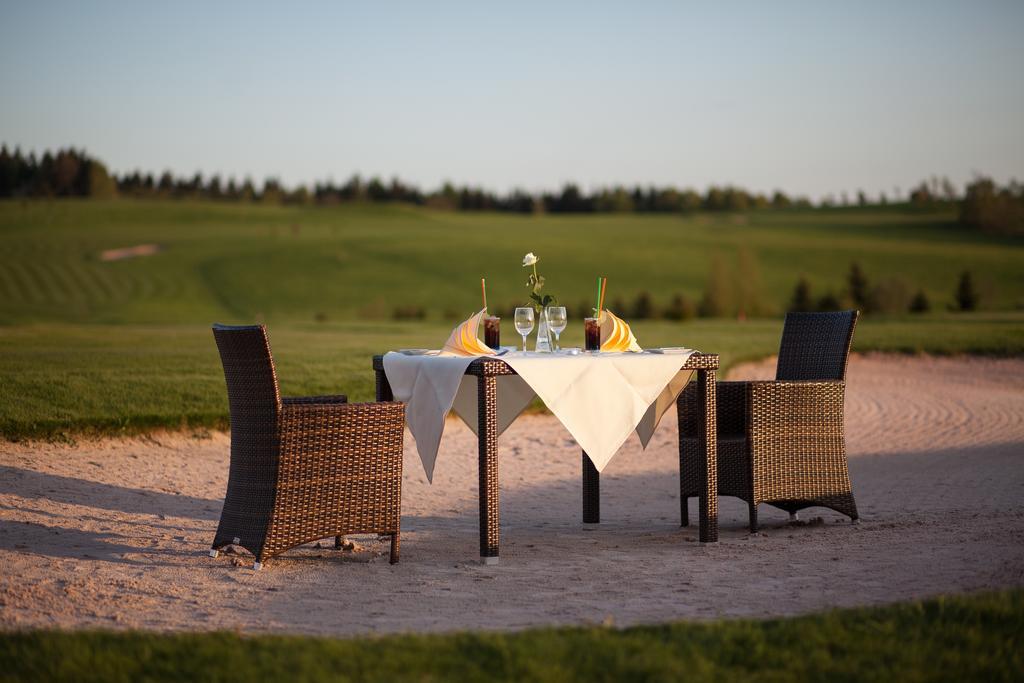 Grund Resort Golf And Ski Mladé Buky Exteriör bild