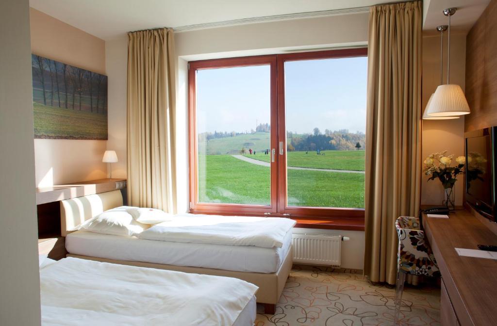 Grund Resort Golf And Ski Mladé Buky Rum bild