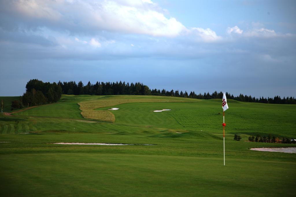 Grund Resort Golf And Ski Mladé Buky Exteriör bild