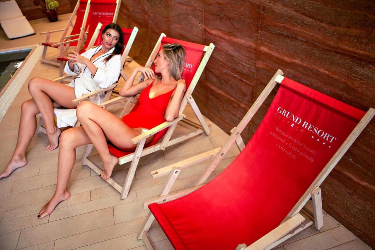 Grund Resort Golf And Ski Mladé Buky Exteriör bild